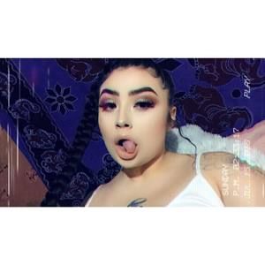 Meet your Posher, Nieves